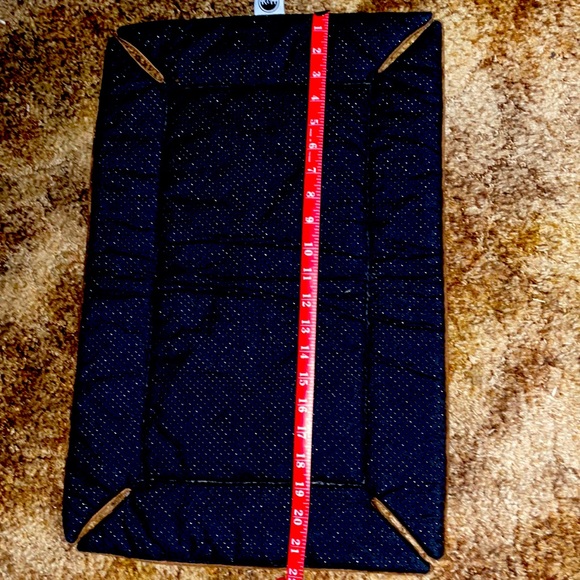 K&H Dog Bed Crate Mat with anti-slip bottom - Picture 3 of 5